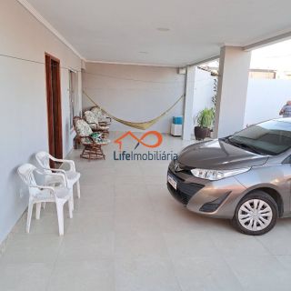 Linda Casa próxima ao Shopping Sul - Lado Sombra - 435m²