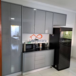 Linda Casa próxima ao Shopping Sul - Lado Sombra - 435m²