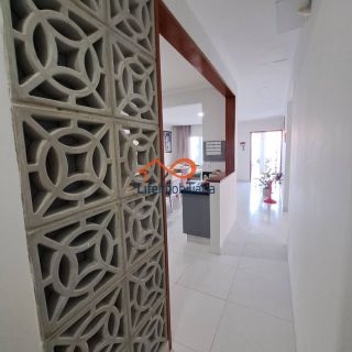 Linda Casa próxima ao Shopping Sul - Lado Sombra - 435m²