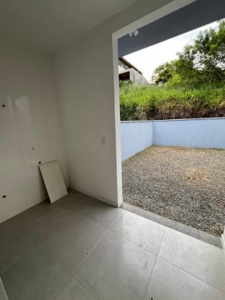 Geminado Amplo e Moderno Próximo à Praia Alegre