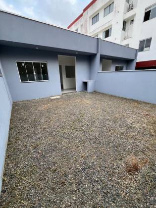 Geminado Amplo e Moderno Próximo à Praia Alegre