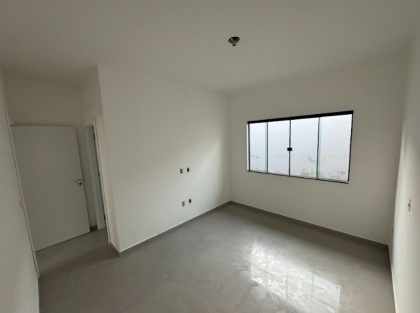 CASA COM EXCELENTE PADRÃO DE ACABAMENTO