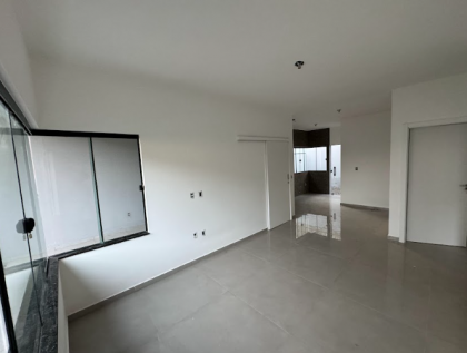 CASA COM EXCELENTE PADRÃO DE ACABAMENTO