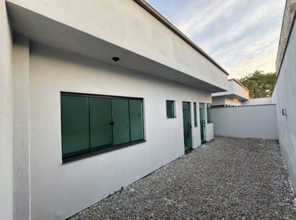 CASA COM EXCELENTE PADRÃO DE ACABAMENTO