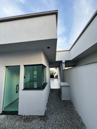 CASA COM EXCELENTE PADRÃO DE ACABAMENTO