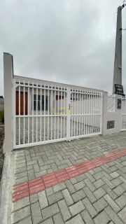 Casa Geminada à Venda em Penha – Localização Privilegiada!