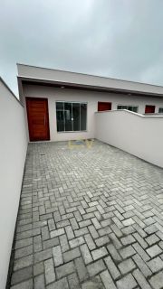 Casa Geminada à Venda em Penha – Localização Privilegiada!