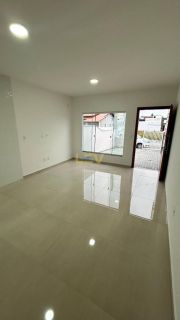 Casa Geminada à Venda em Penha – Localização Privilegiada!