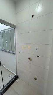 Casa Geminada à Venda em Penha – Localização Privilegiada!