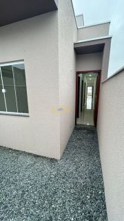 Casa Geminada à Venda em Penha – Localização Privilegiada!