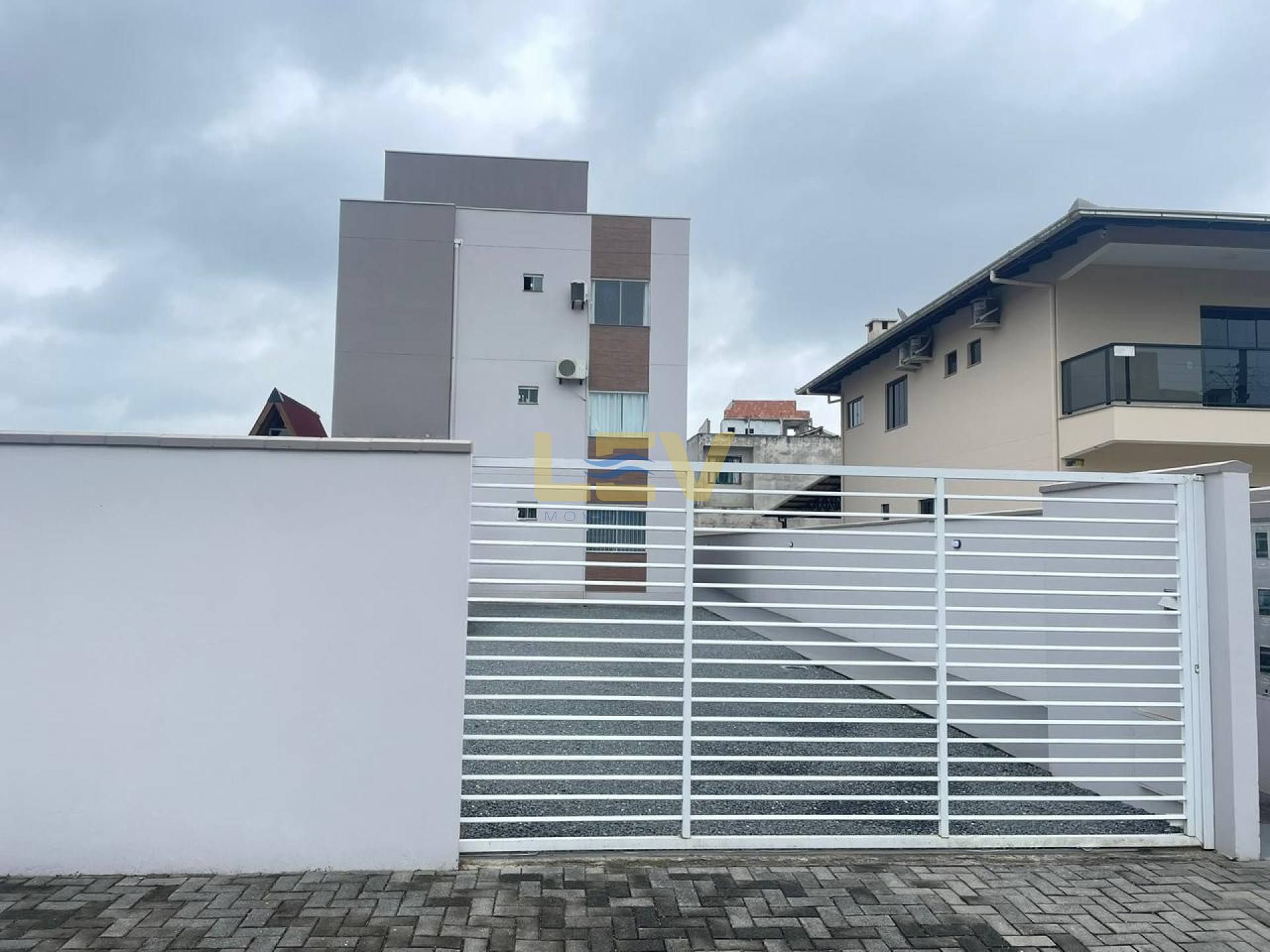 APARTAMENTO À VENDA