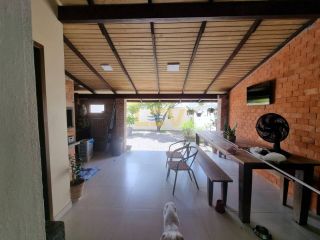 Sobrado amplo no Centro de Penha com área externa e excelente localização