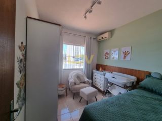 Sobrado amplo no Centro de Penha com área externa e excelente localização