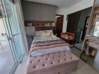 Sobrado amplo no Centro de Penha com área externa e excelente localização