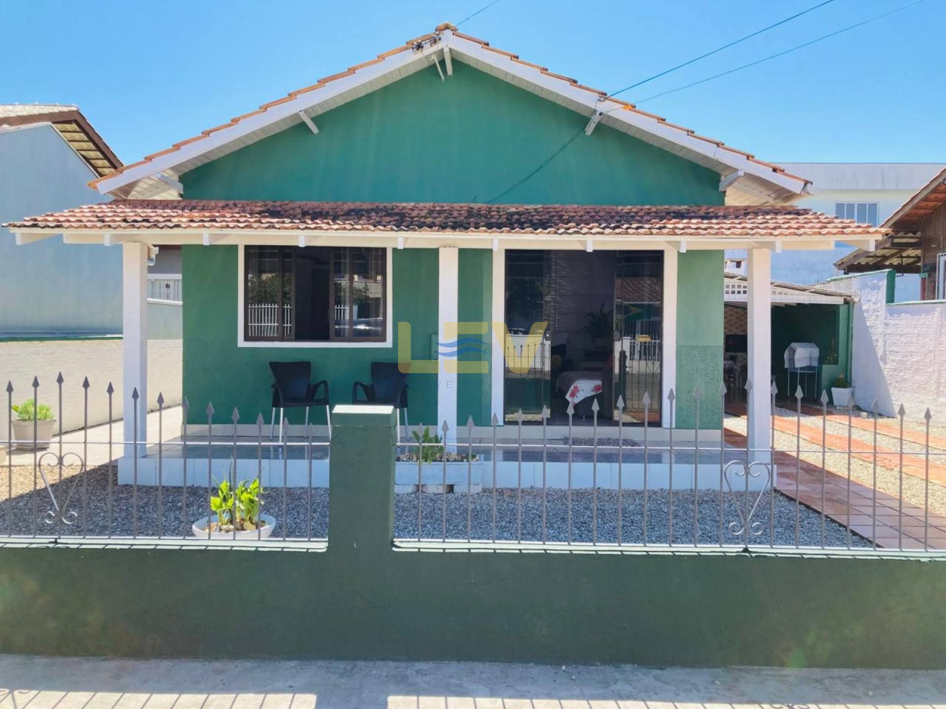 Casa no Centro de Penha 500 Metros do Mar.