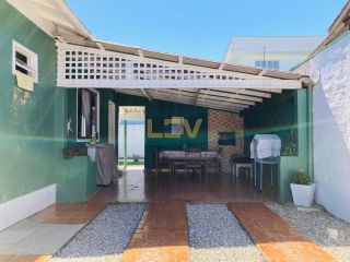 Casa no Centro de Penha 500 Metros do Mar.