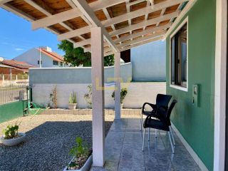 Casa no Centro de Penha 500 Metros do Mar.