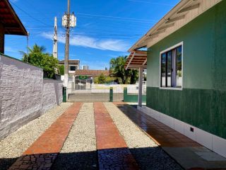 Casa no Centro de Penha 500 Metros do Mar.