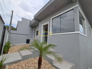 Casa de Esquina à Venda