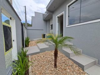 Casa de Esquina à Venda