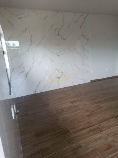 Casa de Esquina à Venda