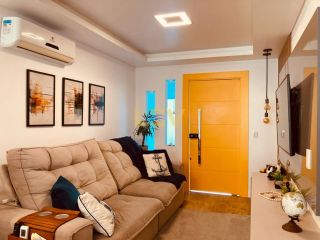 ☀️ Casa com Energia Solar | 160m² | 4 Quartos | Móveis Sob Medida ? + Edícula com Churrasqueira ? no Centro de Penha