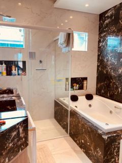 ☀️ Casa com Energia Solar | 160m² | 4 Quartos | Móveis Sob Medida ? + Edícula com Churrasqueira ? no Centro de Penha