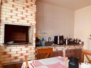 ☀️ Casa com Energia Solar | 160m² | 4 Quartos | Móveis Sob Medida ? + Edícula com Churrasqueira ? no Centro de Penha