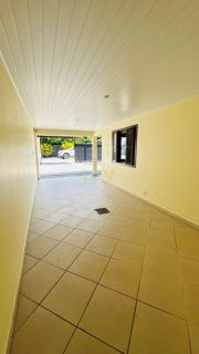 CASA AVERBADA NA PRAIA DE ARMAÇÃO – CONFORTO, LOCALIZAÇÃO E SEGURANÇA