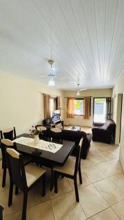 CASA AVERBADA NA PRAIA DE ARMAÇÃO – CONFORTO, LOCALIZAÇÃO E SEGURANÇA