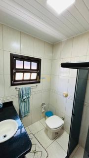 CASA AVERBADA NA PRAIA DE ARMAÇÃO – CONFORTO, LOCALIZAÇÃO E SEGURANÇA