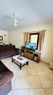 CASA AVERBADA NA PRAIA DE ARMAÇÃO – CONFORTO, LOCALIZAÇÃO E SEGURANÇA