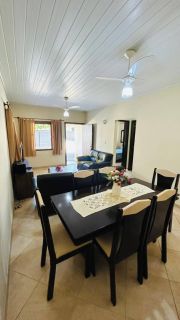 CASA AVERBADA NA PRAIA DE ARMAÇÃO – CONFORTO, LOCALIZAÇÃO E SEGURANÇA