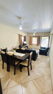 CASA AVERBADA NA PRAIA DE ARMAÇÃO – CONFORTO, LOCALIZAÇÃO E SEGURANÇA