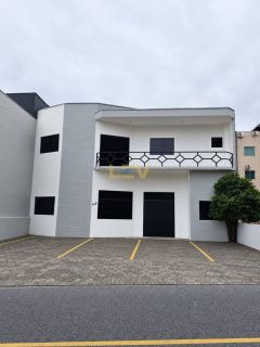 Imóvel Comercial no Centro de Penha — O Maior Ponto Comercial Disponível para Locação