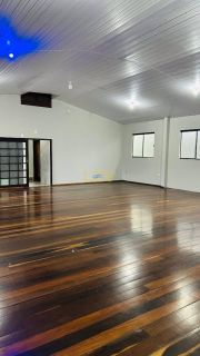 Imóvel Comercial no Centro de Penha — O Maior Ponto Comercial Disponível para Locação