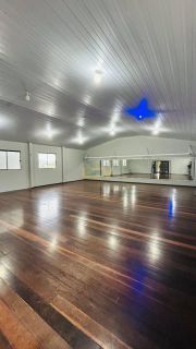 Imóvel Comercial no Centro de Penha — O Maior Ponto Comercial Disponível para Locação