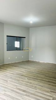Imóvel Comercial no Centro de Penha — O Maior Ponto Comercial Disponível para Locação