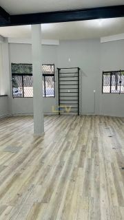 Imóvel Comercial no Centro de Penha — O Maior Ponto Comercial Disponível para Locação