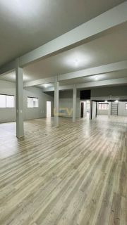 Imóvel Comercial no Centro de Penha — O Maior Ponto Comercial Disponível para Locação