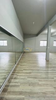 Imóvel Comercial no Centro de Penha — O Maior Ponto Comercial Disponível para Locação