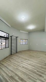 Imóvel Comercial no Centro de Penha — O Maior Ponto Comercial Disponível para Locação