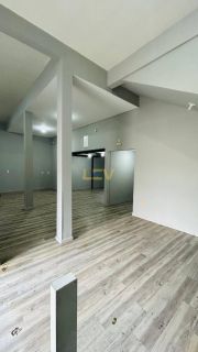 Imóvel Comercial no Centro de Penha — O Maior Ponto Comercial Disponível para Locação