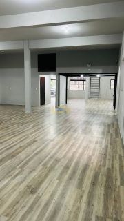 Imóvel Comercial no Centro de Penha — O Maior Ponto Comercial Disponível para Locação