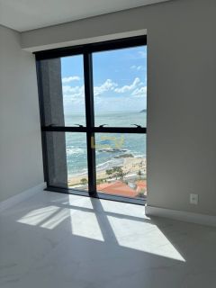 Viver de frente para o mar, na praia central mais desejada de Penha.