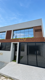 Sobrado Alto Padrão a 370 Metros da Praia de Armação - Penha-SC