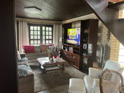 Casa de Alto Padrão à Venda – Praia de Armação - Penha/SC