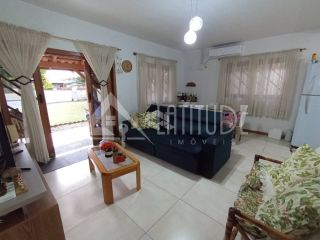 Casa Para Vender com 3 quartos 1 suíte na praia do Ervino! em São Francisco Do Sul