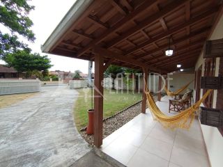 Casa Para Vender com 3 quartos 1 suíte na praia do Ervino! em São Francisco Do Sul