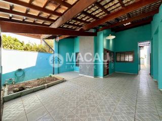 Casa em Residencial Fechado c/ Portaria 24 Hrs. e Muita Beleza Natural!
